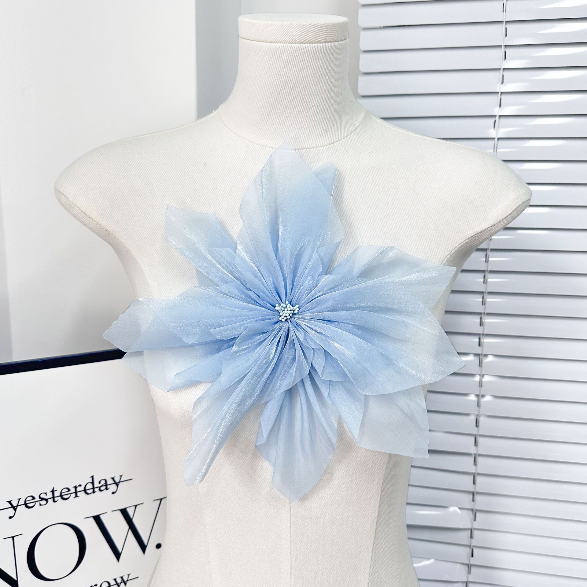 แผ่นปะตกแต่งเสื้อผ้า DIY ลายดอ - Men Accessories Elegant บทวิจารณ์และราคา